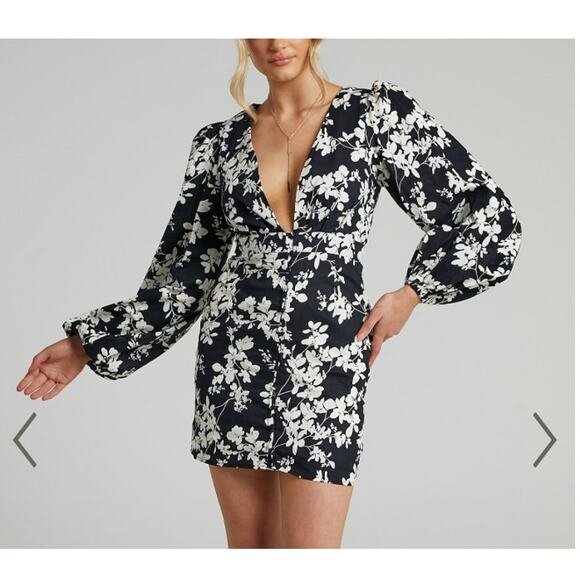 Showpo. Dresses & Skirts - NEW Showpo Ambretta Plunge V Neck Dress Maloon Sleeve Black Floral Size US 4